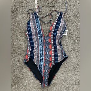 Cupshe Black and Blue Swimsuit